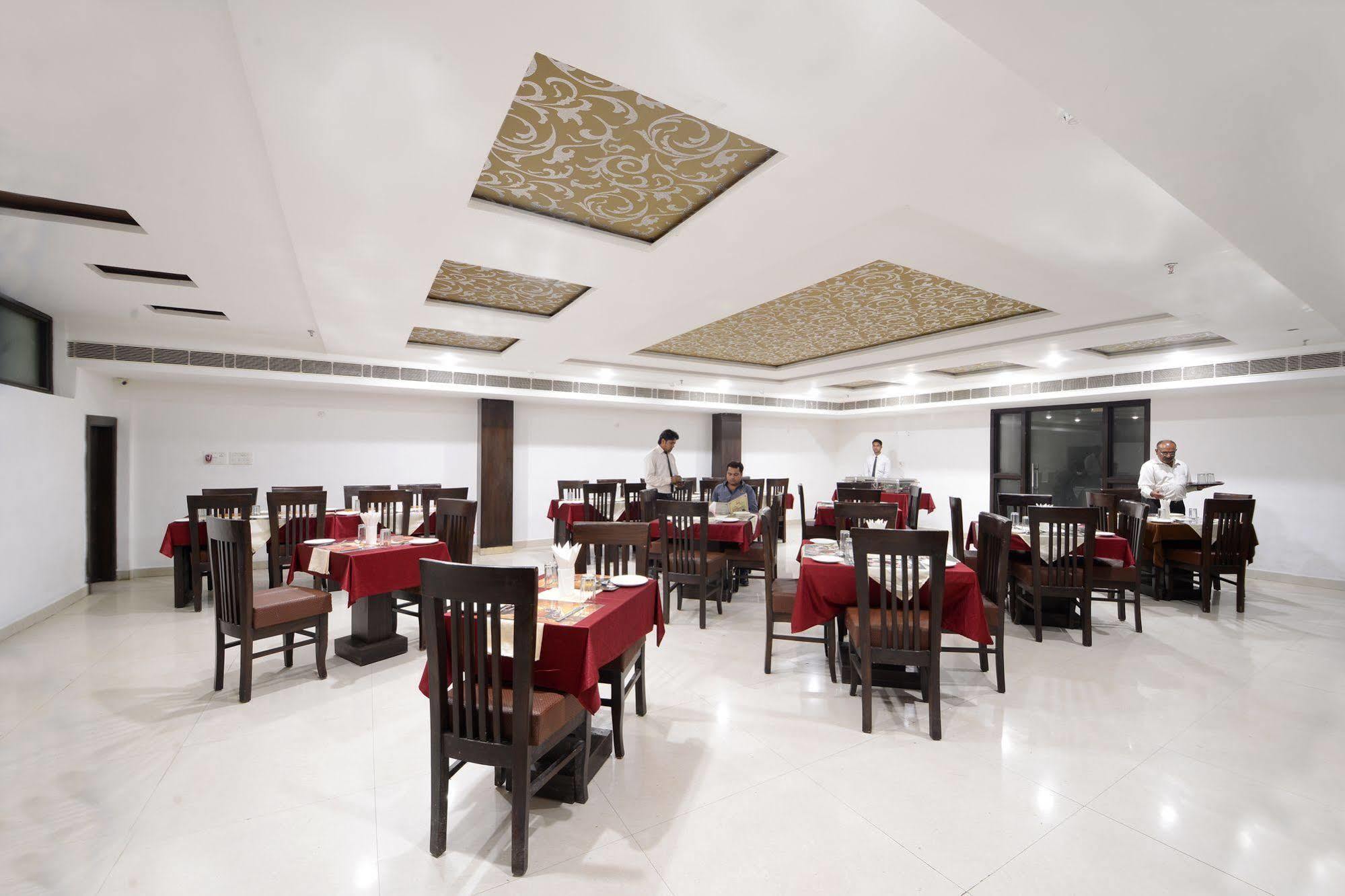 Dazzling East Gate Otel Agra  Dış mekan fotoğraf